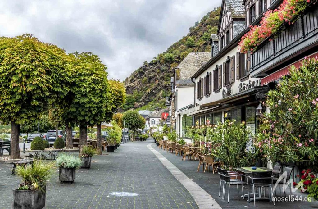 Moselpromenade in Alken